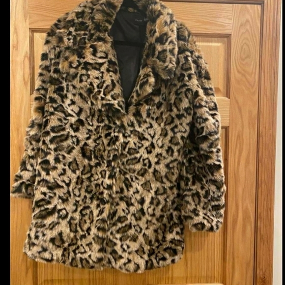 Cliche Leopard Print Coat - Picture 2 of 15